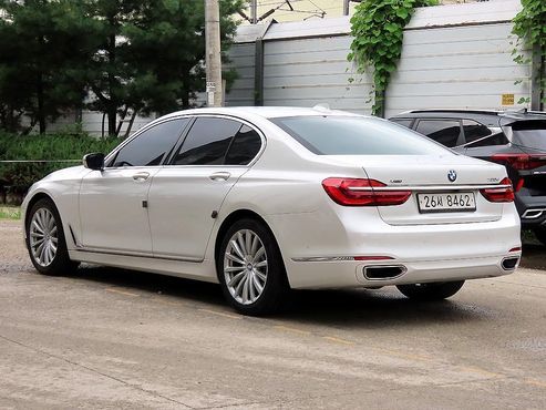 BMW 7-Series 730d xDrive — пробег 172 000 км — фото 2 из 5