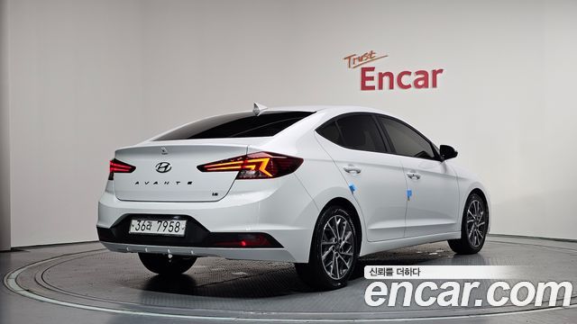 Hyundai AVANTE из Кореи Encar