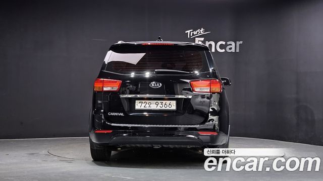 Kia Carnival 11-seater Prestige — пробег 77 672 км — фото 4 из 5