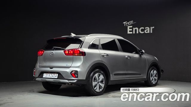 Kia Niro 1.6 HEV Luxury — пробег 38 791 км — фото 2 из 5