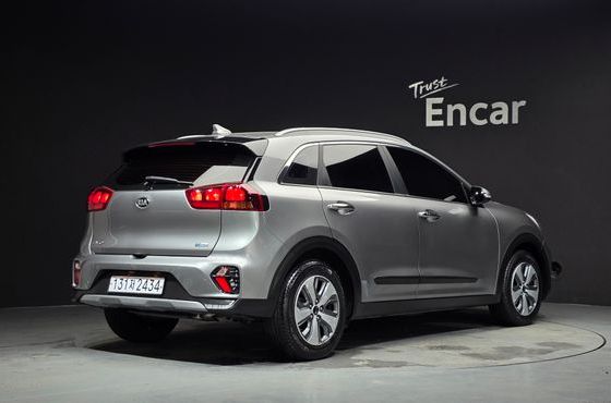 Kia Niro 1.6 HEV Luxury — пробег 38 791 км — фото 2 из 5
