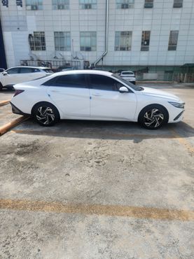 Hyundai AVANTE 1.6 Inspiration — пробег 4 000 км — фото 3 из 5