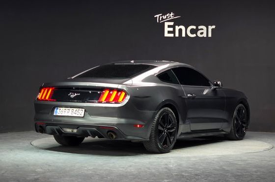 Ford Mustang Coupe — пробег 94 256 км — фото 2 из 5