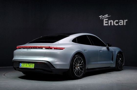 Porsche Taycan Base — пробег 34 656 км — фото 2 из 5