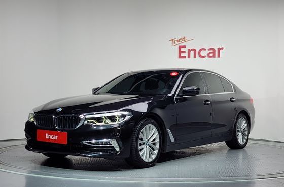 BMW 5-Series 530i Luxury Plus — пробег 92 426 км — фото 1 из 5