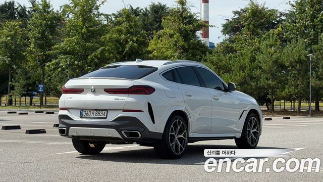 BMW X6 xDrive40i M Sport — пробег 69 621 км — фото 2 из 5