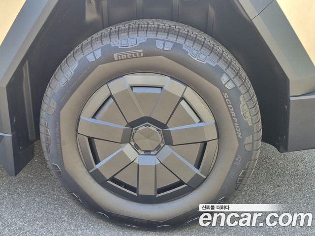 Tesla Cybertruck AWD — пробег 4 890 км — фото 5 из 5