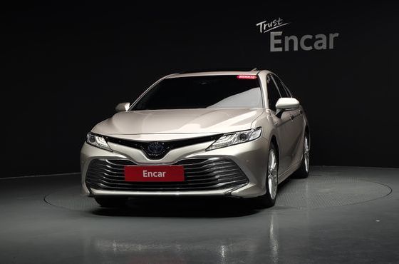 Toyota Camry 2.5 XLE Hybrid — пробег 67 018 км — фото 3 из 5