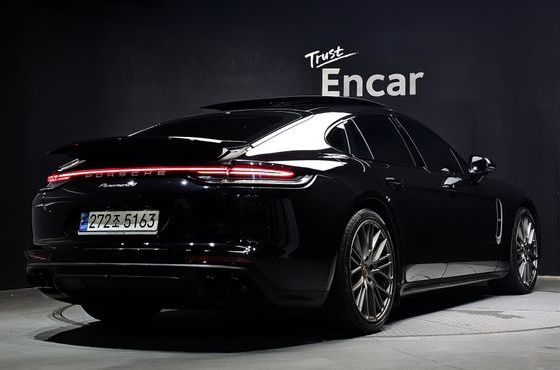 Porsche Panamera 2.9 AWD Platinum Edition — пробег 21 701 км — фото 2 из 5