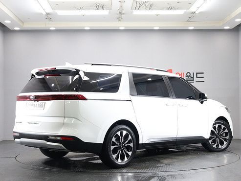 Kia Carnival 9-Seater Prestige — пробег 121 172 км — фото 3 из 5