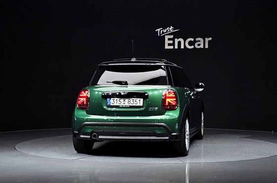 Mini Cooper Classic Plus Launch Pack Third Generation — пробег 30 134 км — фото 4 из 5