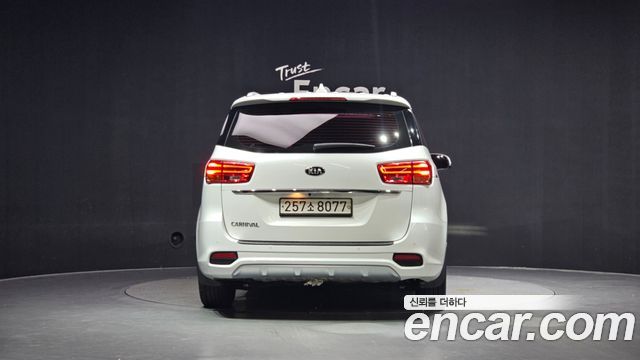 Kia Carnival из Кореи Encar