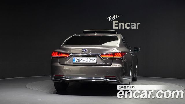 Lexus LS 3.5 Luxury AWD — пробег 102 834 км — фото 4 из 5