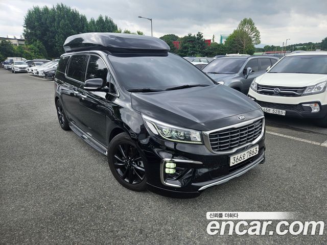 Kia Carnival 9-Seater Hi-Limousine Noblesse Special — пробег 189 000 км — фото 1 из 5