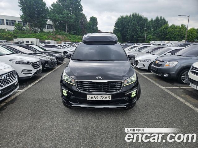 Kia Carnival 9-Seater Hi-Limousine Noblesse Special — пробег 189 000 км — фото 2 из 5