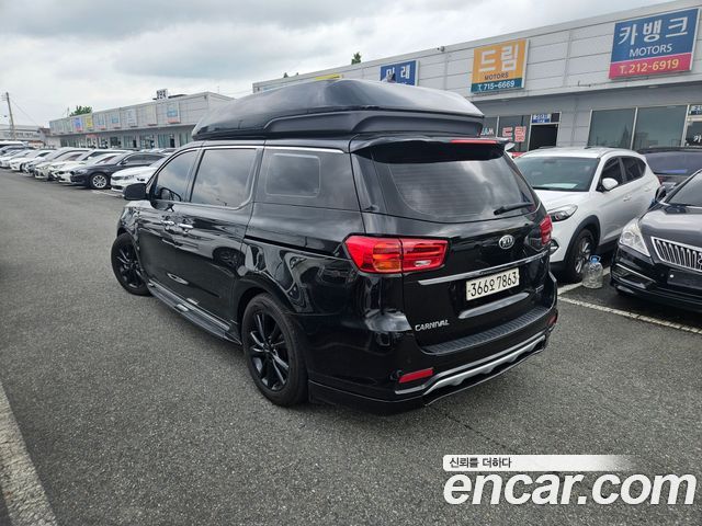 Kia Carnival 9-Seater Hi-Limousine Noblesse Special — пробег 189 000 км — фото 4 из 5