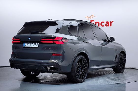 BMW X5 xDrive 40i M Sport Pro Special Edition — пробег 9 268 км — фото 2 из 5