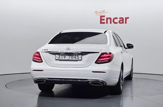 Mercedes-Benz E-Class E300 Avantgarde — пробег 111 706 км — фото 4 из 5