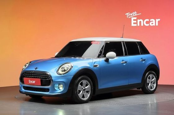 Mini Cooper 5Door Standard 3rd — пробег 28 174 км — фото 1 из 5