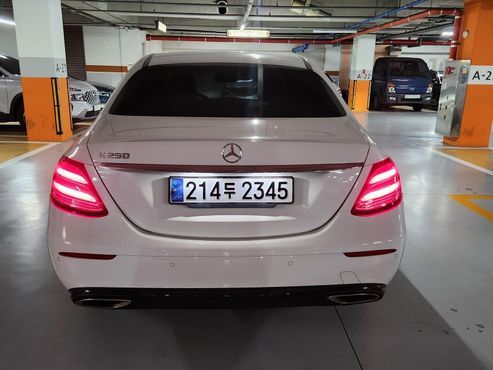 Mercedes-Benz E-Class E250 Avantgarde — пробег 76 000 км — фото 2 из 5