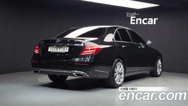 Mercedes-Benz E-Class из Кореи Encar