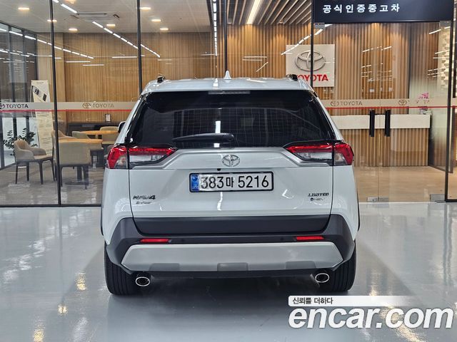 Toyota RAV4 2,5 4WD Hybrid LTD — пробег 11 463 км — фото 4 из 5