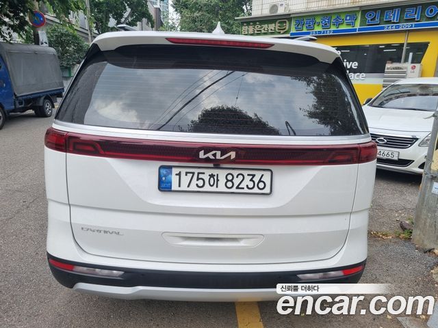 Kia Carnival 9-Seater Prestige — пробег 41 000 км — фото 2 из 5