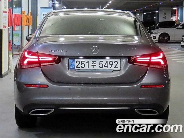 Mercedes-Benz A-Class A200d Sedan — пробег 118 964 км — фото 5 из 5