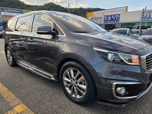 Kia Carnival Gasoline 9-seater Noblesse — пробег 71 366 км — фото 2 из 5