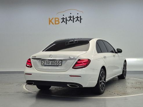 Mercedes-Benz E-Class E300 4MATIC Avnatgarde — пробег 172 281 км — фото 3 из 5