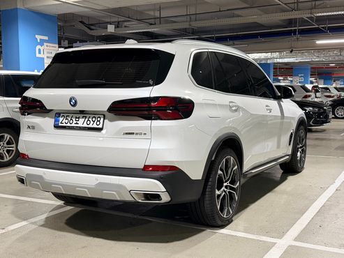 BMW X5 xDrive 50e xLine — пробег 14 028 км — фото 2 из 5