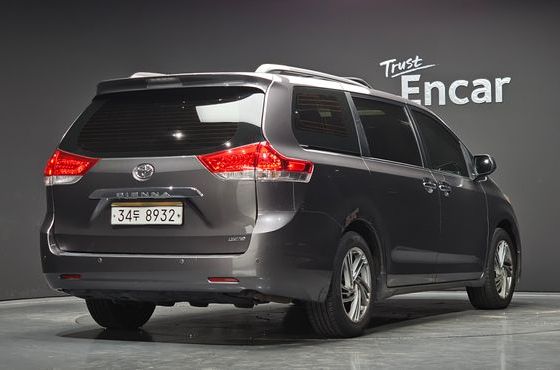 Toyota Sienna 3.5 — пробег 179 525 км — фото 2 из 5