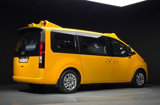 Hyundai Staria L3.5 Kinder Safety Car 11-Seater — пробег 25 094 км — фото 2 из 5
