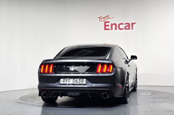 Ford Mustang GT Coupe — пробег 103 355 км — фото 4 из 5