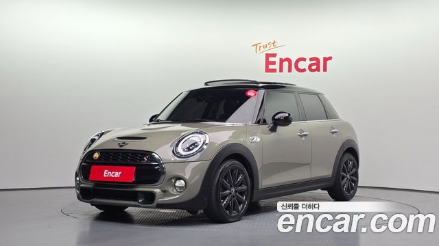 Mini Cooper 5Door Standard 3rd — пробег 56 007 км — фото 1 из 5