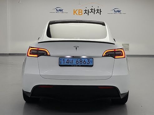 Tesla Model Y RWD — пробег 36 112 км — фото 3 из 5