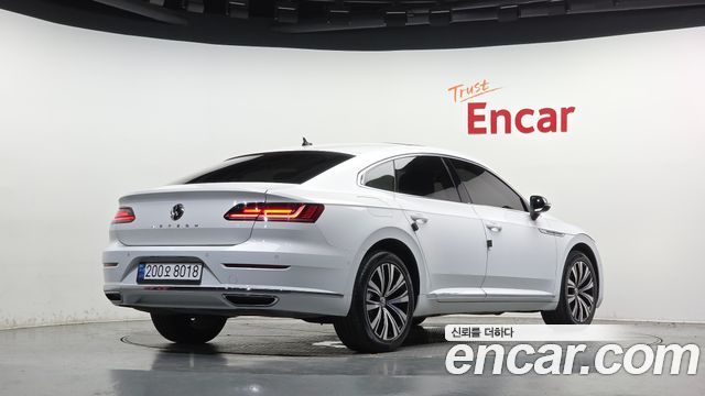 Volkswagen Arteon 2.0 TDI Premium — пробег 63 872 км — фото 2 из 5