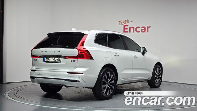 Volvo XC60 B5 Ultimate Bright — пробег 112 657 км — фото 2 из 5
