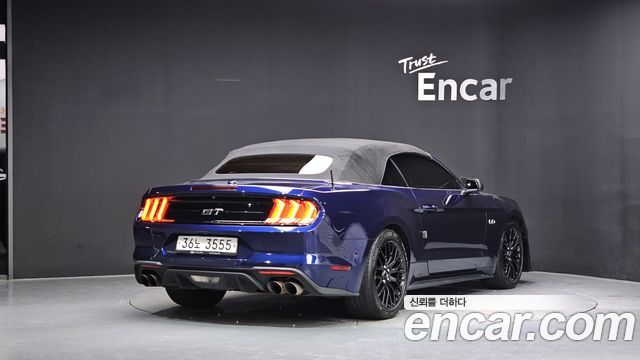 Ford Mustang GT Convertible — пробег 90 124 км — фото 2 из 5