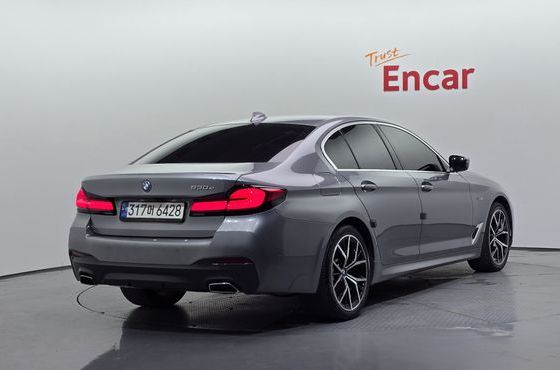 BMW 5-Series 530e M Sport — пробег 137 664 км — фото 2 из 5