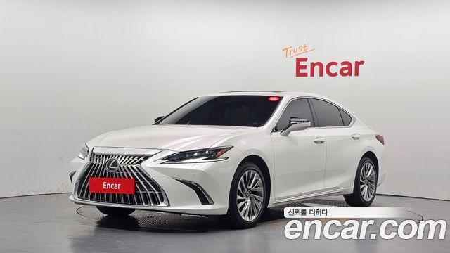 Lexus ES Executive — пробег 16 083 км — фото 1 из 5