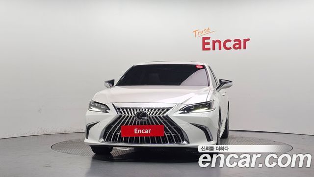 Lexus ES Executive — пробег 16 083 км — фото 3 из 5