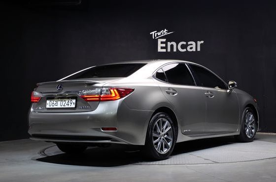 Lexus ES Supreme XV60 — пробег 87 499 км — фото 2 из 5