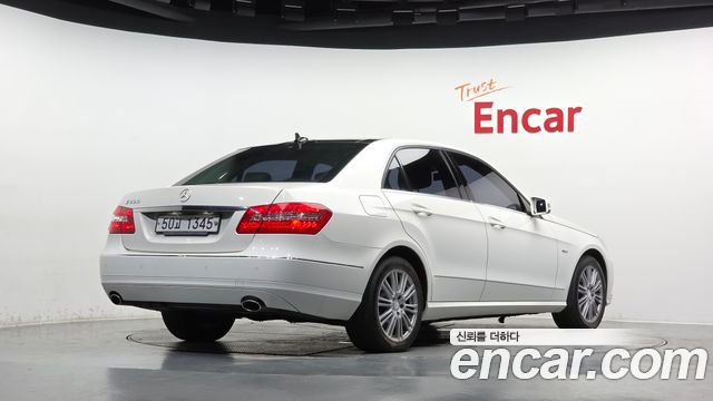 Mercedes-Benz E-Class E300 Elegance — пробег 84 566 км — фото 2 из 5