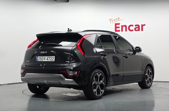 Kia Niro Signature — пробег 26 497 км — фото 2 из 5