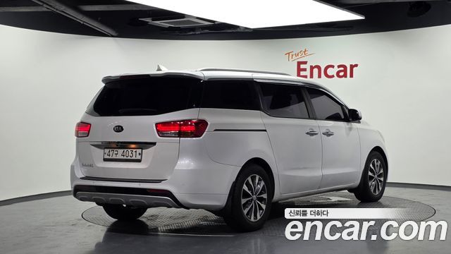 Kia Carnival из Кореи Encar