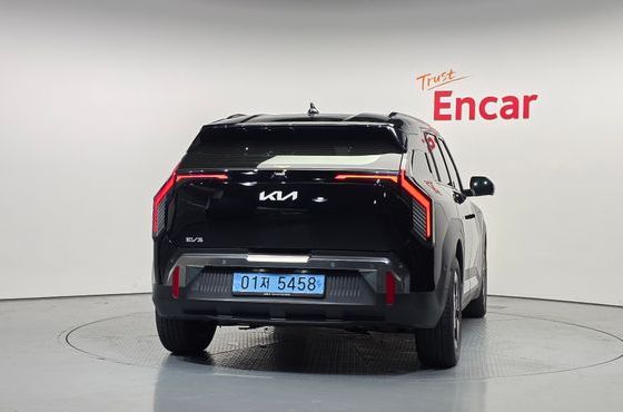 Kia EV3 Long Range 2WD Earth — пробег 23 862 км — фото 4 из 5