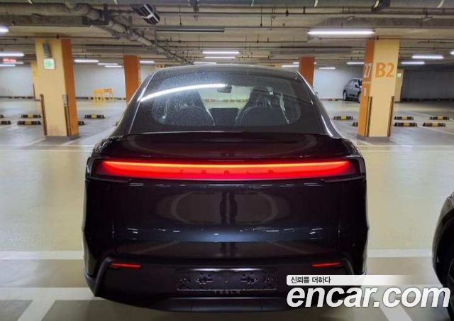 Tesla Model Y L Long Range AWD — пробег 1 км — фото 3 из 5