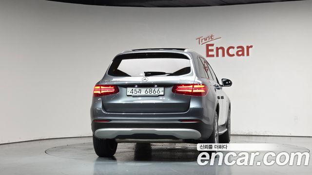 Mercedes-Benz GLC-Class GLC350e 4MATIC Premium — пробег 28 380 км — фото 4 из 5