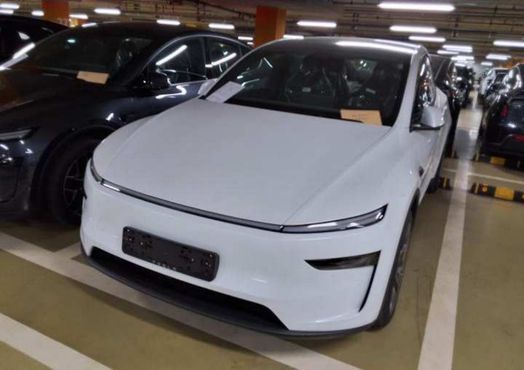 Tesla Model Y L Long Range AWD — пробег 1 км — фото 2 из 5